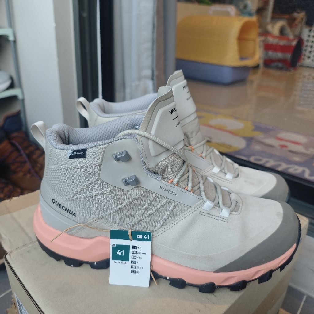 รองเท้าเดินป่าผู้หญิงกันน้ำDecathlon MH500