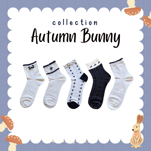 ถุงเท้าข้อกลางผ้าบางลายtexture โทนขาวดำ คอลเลคชั่น “Autumn Bunny”