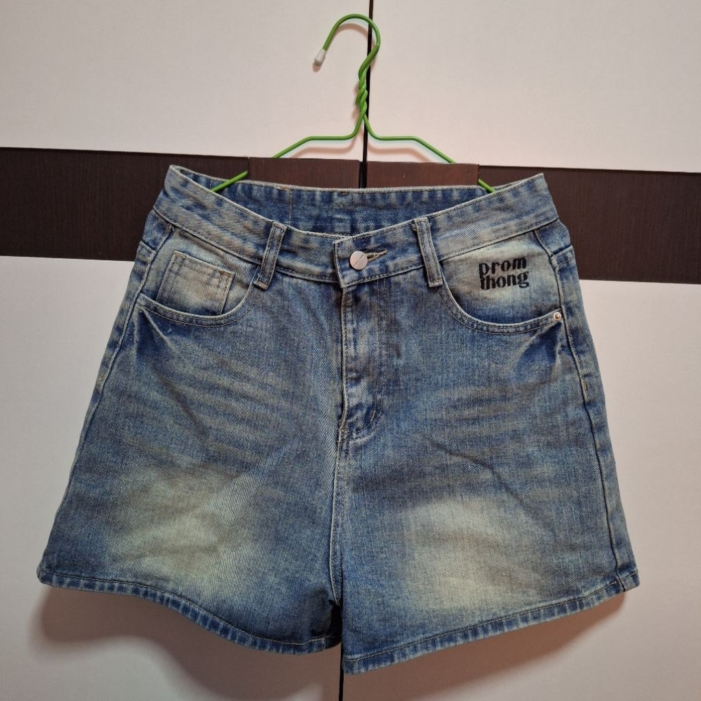 กางเกงขาสั้น Promthong