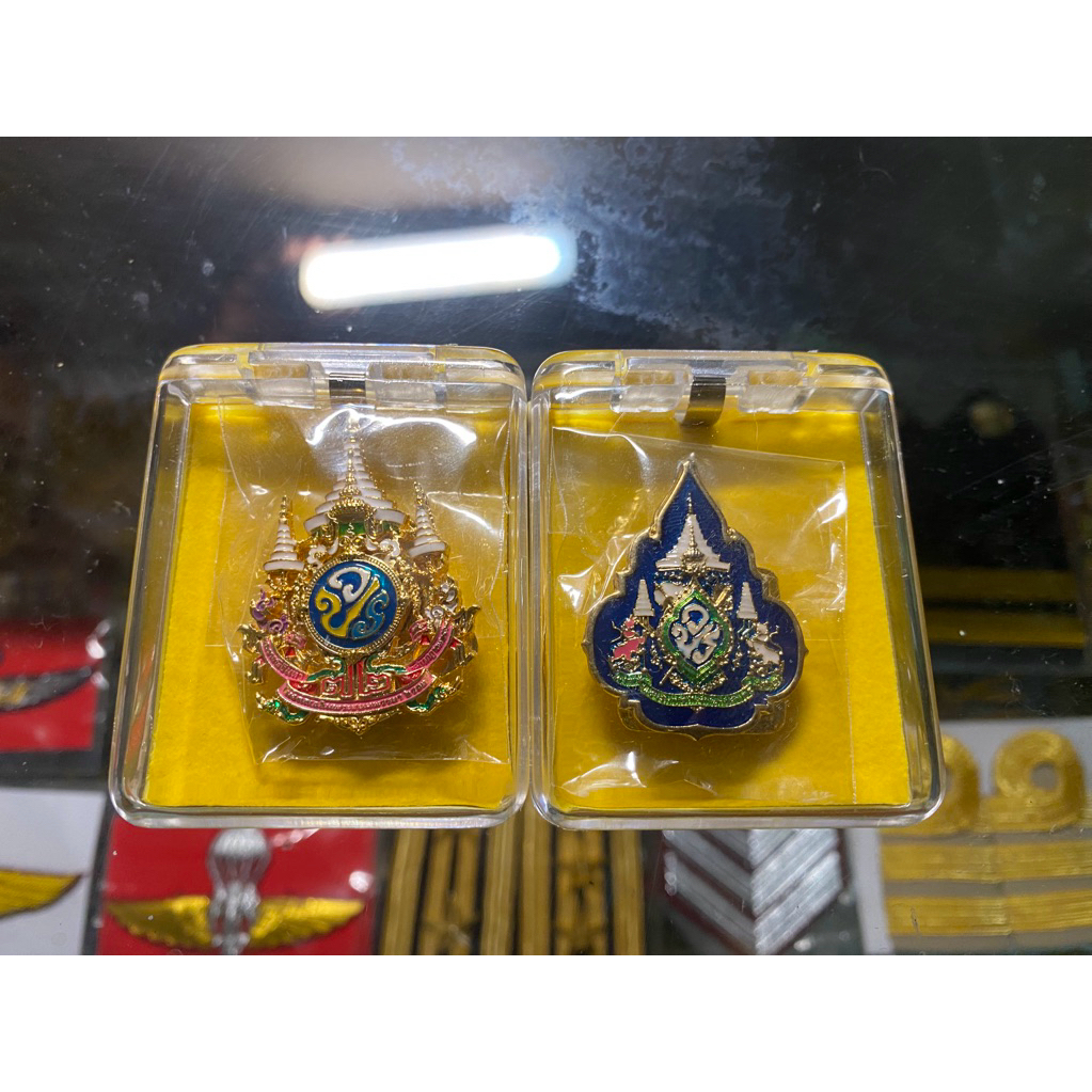 เครื่องแบบเครื่องหมายติดประดับชุดราชการบุรุษและสตรี2562/2567ขายเป็นคู่
