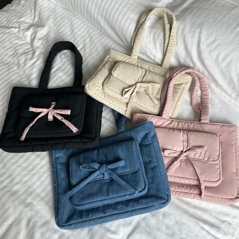 PENNE culture | "Ribbon" Laptop Bag | กระเป๋าคอม ใส่คอมได้ถึง 15" บุกันกระแทกทั้งใบ ดีเทลโบว์ ผ้าไนล