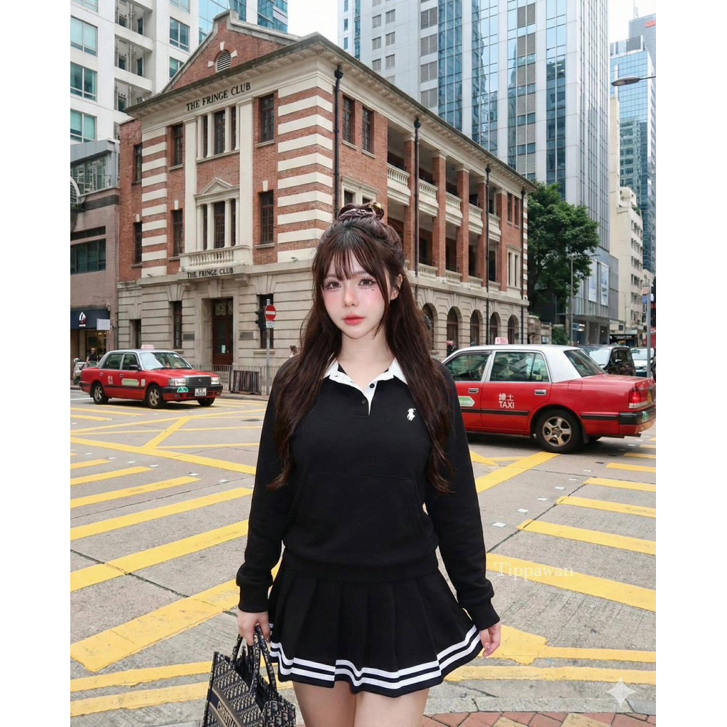 Phapassz – Set2ชิ้น เสื้อแขนยาวคอปก ทรงโอเวอร์ไซส์ พร้อมกางเกงกระโปรงตีแถบที่ขอบ สวยแบบชุดเดียวจบ #Tippawan