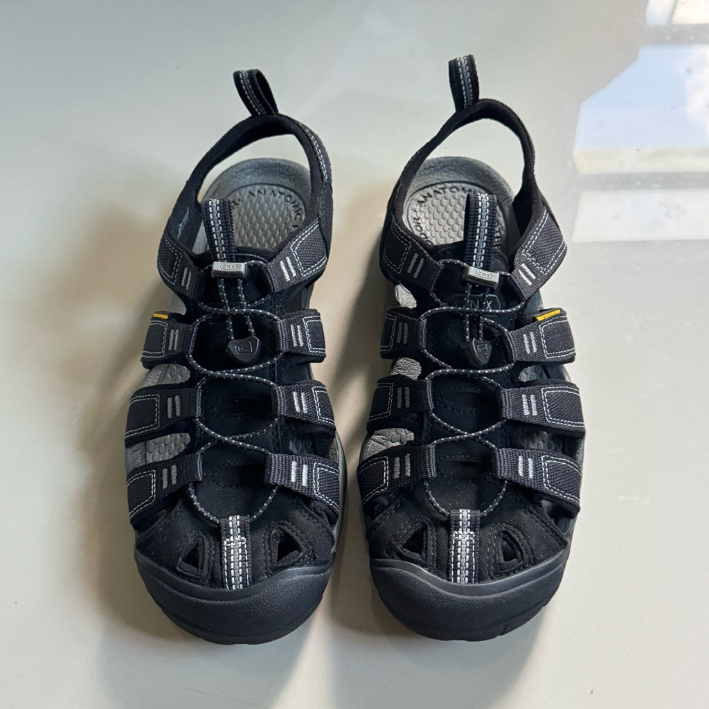 KEEN CLEARWATER CNX รองเท้าผู้ชายของแท้มือ 1ไม่มีกล่อง