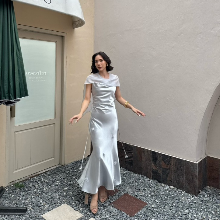 colourblockmatter - Cape Dress เดรสซาตินออกงาน มาพร้อม ผ้าเคปผูกหรือพันได้หลายแบบ