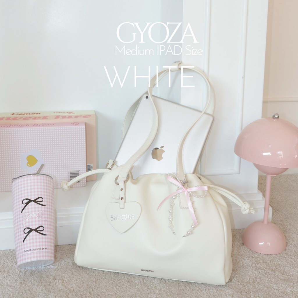 ส่งต่อ กระเป๋ารุ่น เกี๊ยวซ่า Gyoza  Size  M✨💘 จุใจ มีสายสั้นยาว ปรับจีบกระเป๋าได้