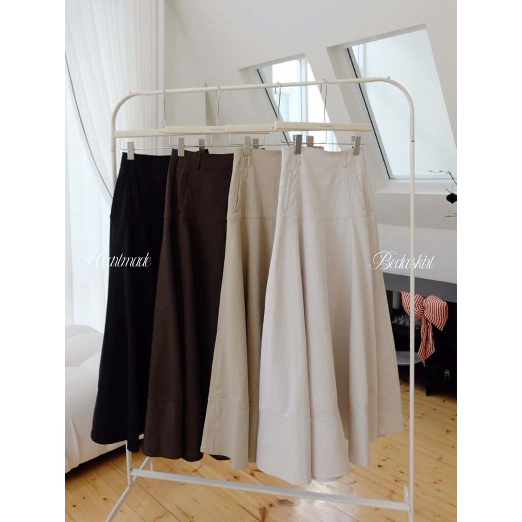 Heartmade-Breda skirt(สินค้าพร้อมส่ง)🪡👀