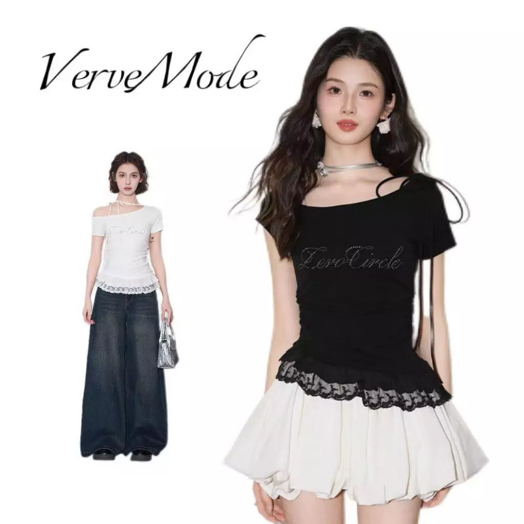 VerveMode.🍓จัดส่งในประเทศไทย🍓เสื้อยืดแขนสั้นลูกไม้ไหล่เดียวสำหรับผู้หญิง 2026 ฤดูร้อนใหม่สไตล์บัลเล่ต์ดีไซน์ไหล่เฉียงเสื