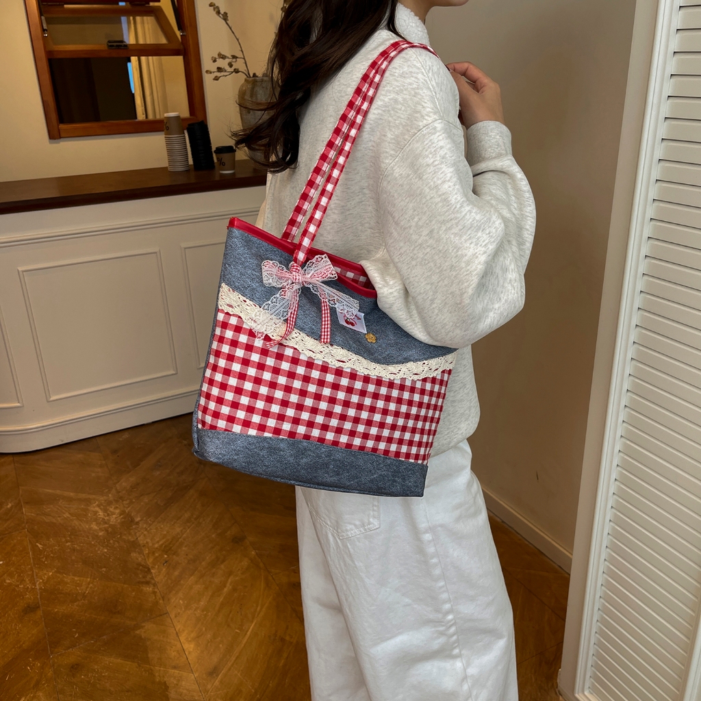 B-2772🔥กระเป๋าสะพายไหล่ แฟชั่นมาใหม่ สไตส์นี้เท่มาก หนังPU งานดี กระเป๋าขนาดใหญ่จุของได้เยอะ แฟชั่นฤดูใบไม้ผลิต