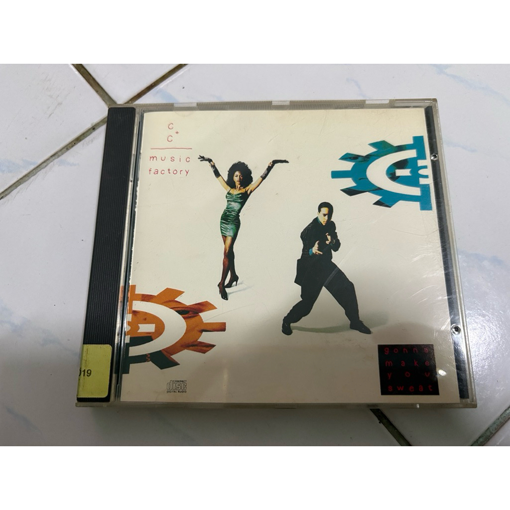 CD : C+C MUSIC FACTORY - GONNA MAKE YOU SWEAT