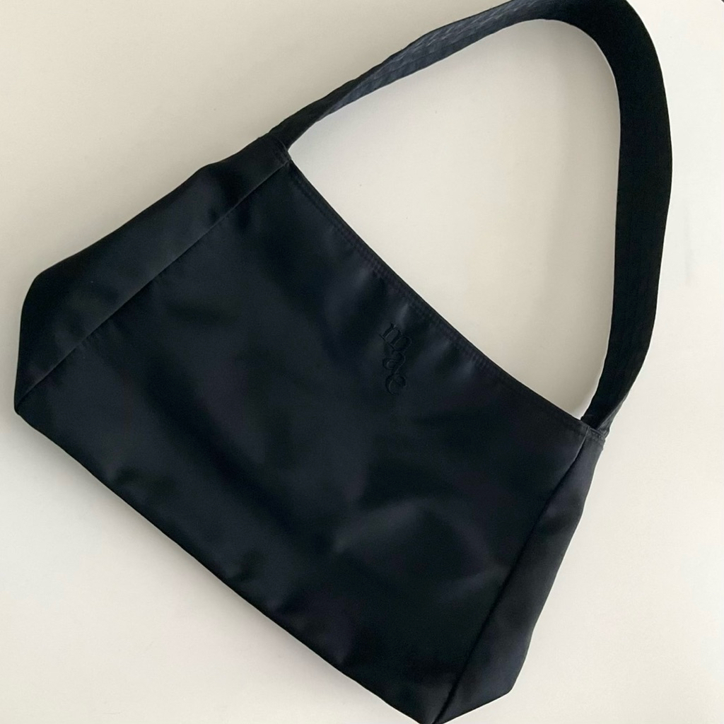 Mucu And Ebony • กระเป๋าสะพาย รุ่น Comfy Bag