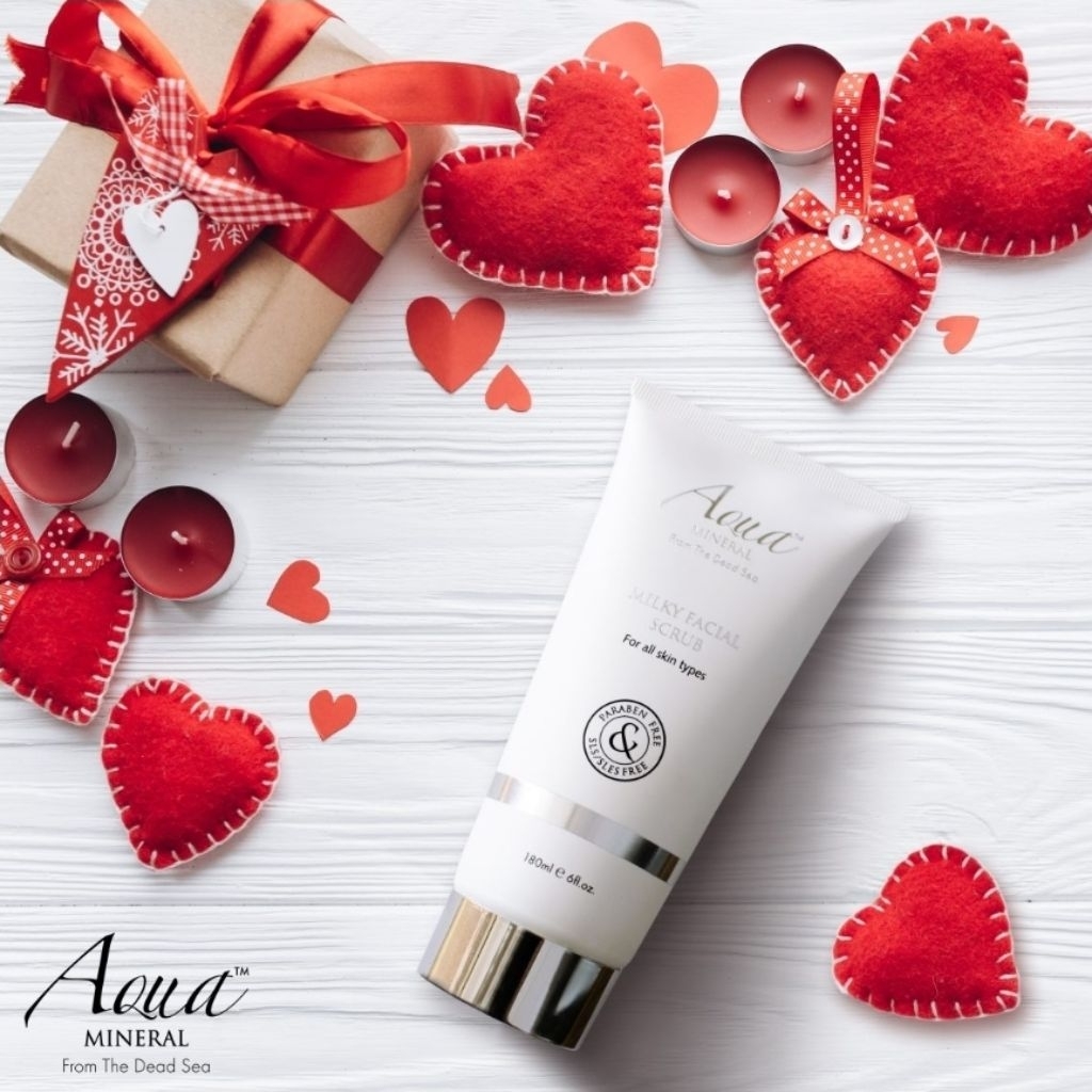 Aqua Mineral Milky Facial Scrub