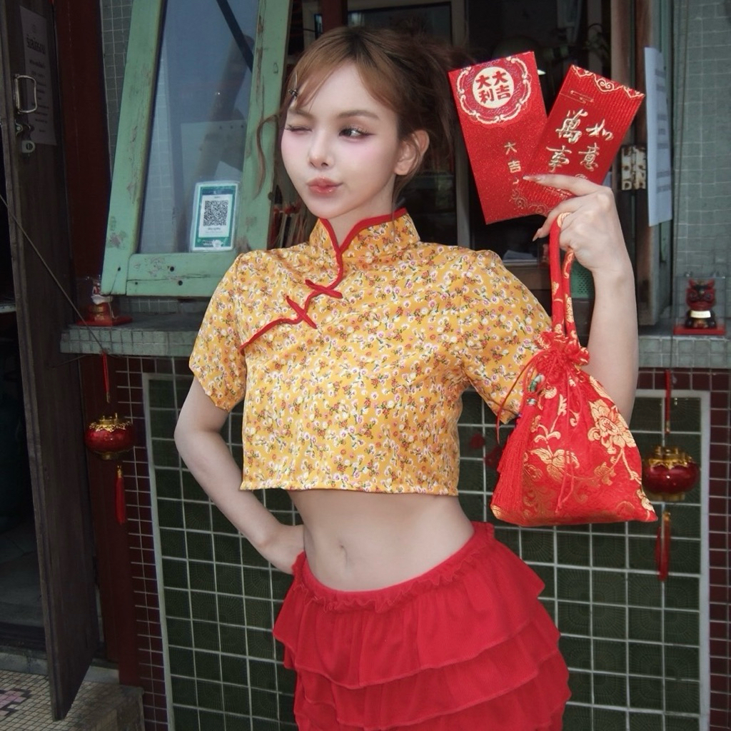 Petite♡︎ Botun crop เสื้อครอปคอจีนใส่รับอั่งเปาตรุษจีน เสื้อกี่เพ้า เสื้ออาหมวยลายดอกโบตั๋น น่ารัก ราคา ถูกที่สุด ดีลบีเคเค แกลเลอรีภาพที่ 6