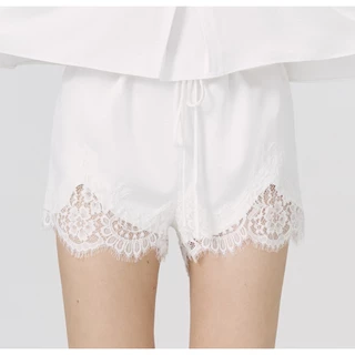 COWORKER - Lace-Trimmed Satin Shorts กางเกงขาสั้นผ้าซาตินตกแต่งลูกไม้