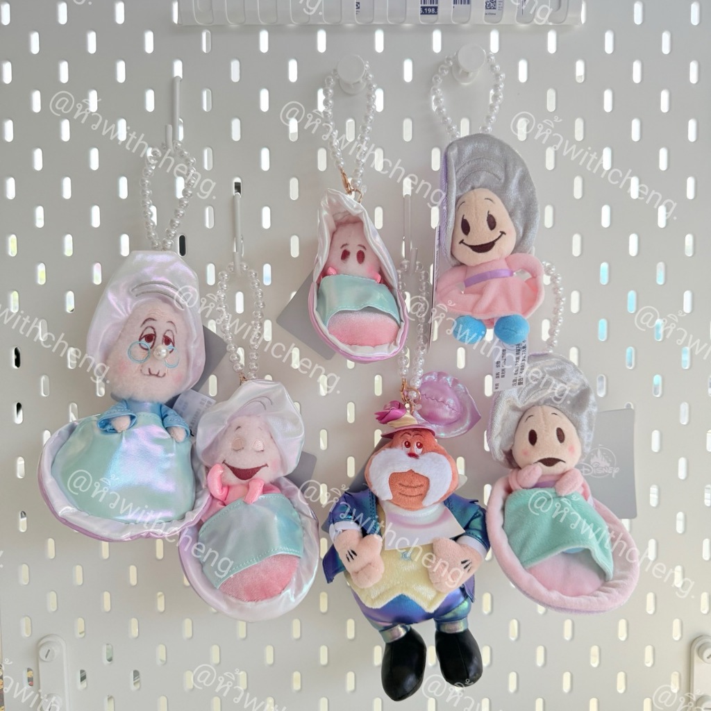 พร้อมส่งที่ไทย ✅️ พวงกุญแจ Little Oyster 🐚 ของแท้ Disney