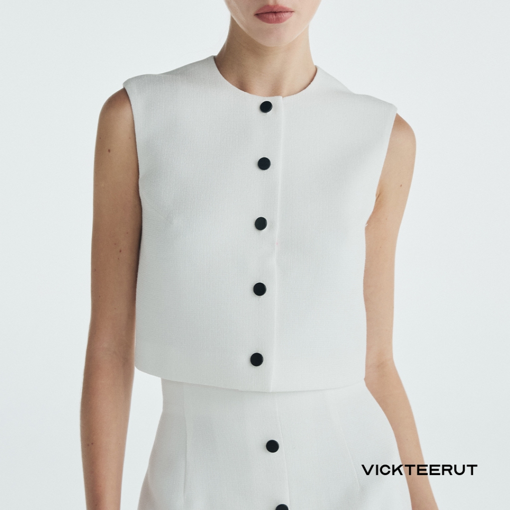 VICKTEERUT Re-Edition Front-Button Sleeveless Blouse เสื้อแขนกุด กระดุมหน้า