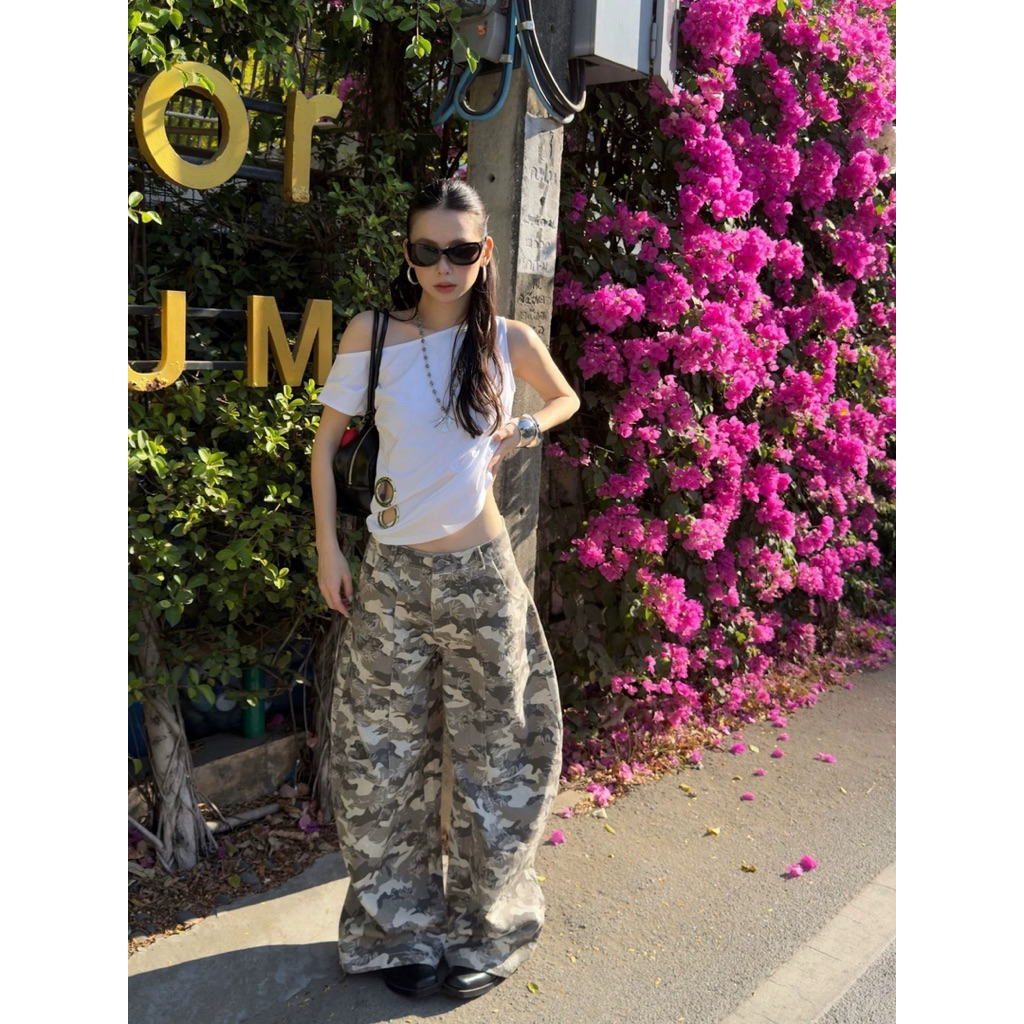 𝗪𝗜𝗡𝗡𝗬 𝗨𝗥𝗕𝗔𝗡 𝗔𝗥𝗠𝗬 𝗝𝗘𝗔𝗡𝗦🪖🩶(SML 790฿) onseason ไอเท็มเด็ด พร้อมเสิร์ฟ กางเกงยีนส์ลายทหารทรงบอลลูน ทรงนี้ฮิตตลอดกาล สวยเก๋ - รูปที่ 2