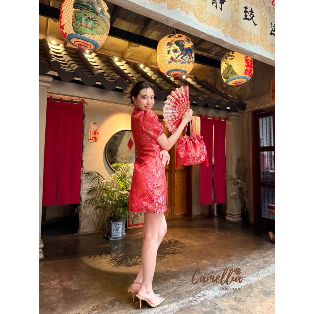 เดรสคอจีนแต่งพู่ๆสีทอง เดรสกี่เพ้า ชุดตรุษจีน Camellia - รูปที่ 4