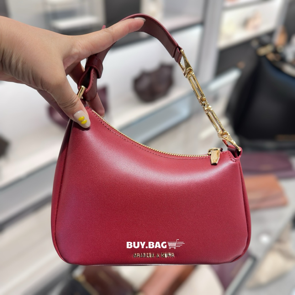 CHARLES & KEITH กระเป๋าสะพายไหล่ขนาดเล็กสายประดับโซ่รุ่น Agatha