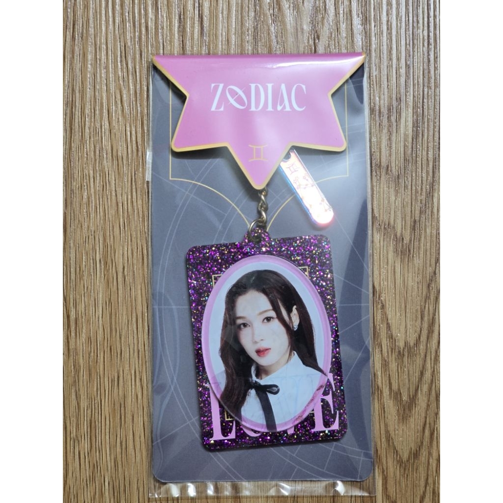 love acrylic keychain zodiac series เลิฟรัก