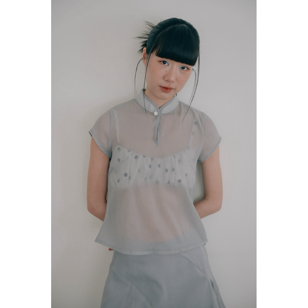 Gretel top-Highestjump (เฉพาะเสื้อ)เสื้อแต่งกระดุมซีทรู สินค้าแนะนำ พร้อมส่ง (ด้านในคือรุ่นLita)