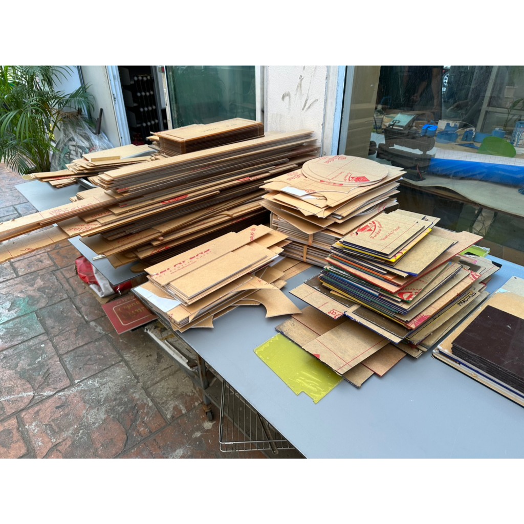 เศษแผ่นอะคริลิค ชั่งกิโล ขนาดไม่เกิน 25 x 25 cm คละขนาด - รูปที่ 2