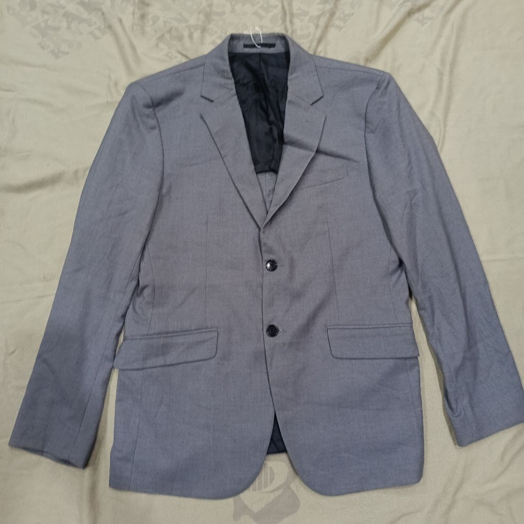 gu blazer by uniqlo เสื้อสูทสีเทา ผู้ชาย แบรนด์ Gu เครือเดียวกับ Uniqlo มือสอง สภาพใหม่