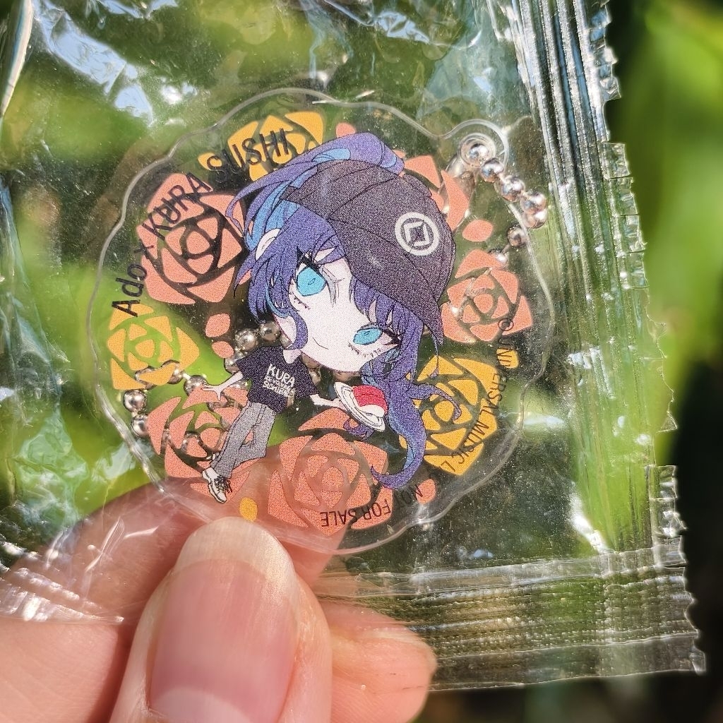 [พร้อมส่ง] Ado x Kura Sushi acrylic keychain พวงกุญแจอะคริลิค เอโดะ คอลเลปกับร้านซูชิ