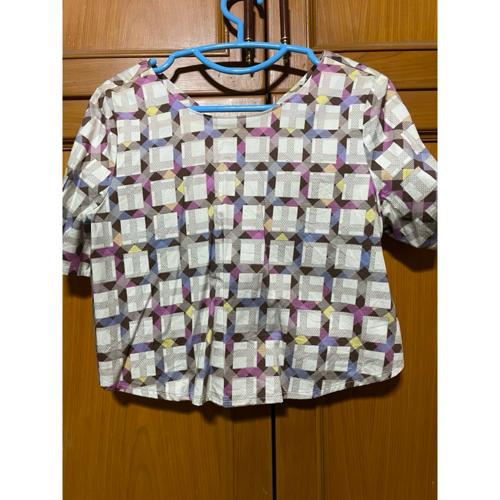 ขายค่ะ 89 บาท CPS crop  size L  เป็นผ้าของแม่ค้าเองค่ะ แท้ 💯💯💯 สนใจ DM มาได้เลยค่ะ