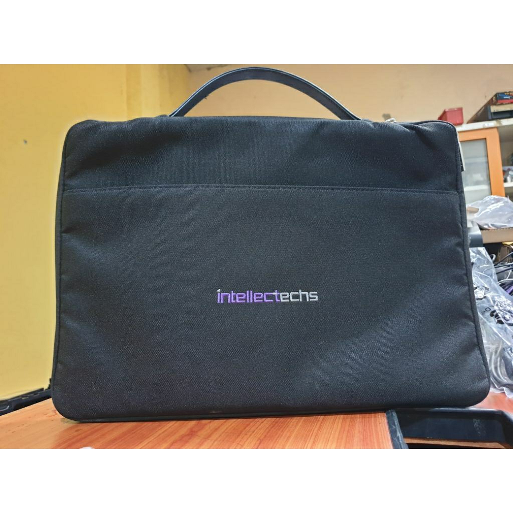 กระเป๋าแล็ปท็อป Slipcase Laptop Briefcase Bag มือสอง