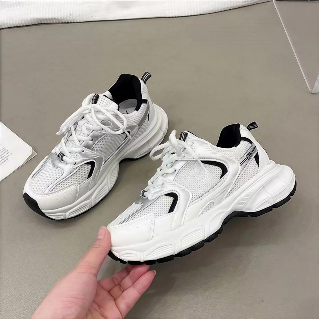 New trend รองเท้าผ้าใบลำลองผู้หญิง ผ้าระบายอากาศ รองเท้าพื้นหนาผูกเชือก เบาสบาย ใส่นุ่ม เดินสบาย