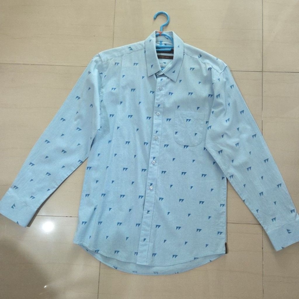 เสื้อเชิ้ตผู้ชาย Hazard สภาพดี