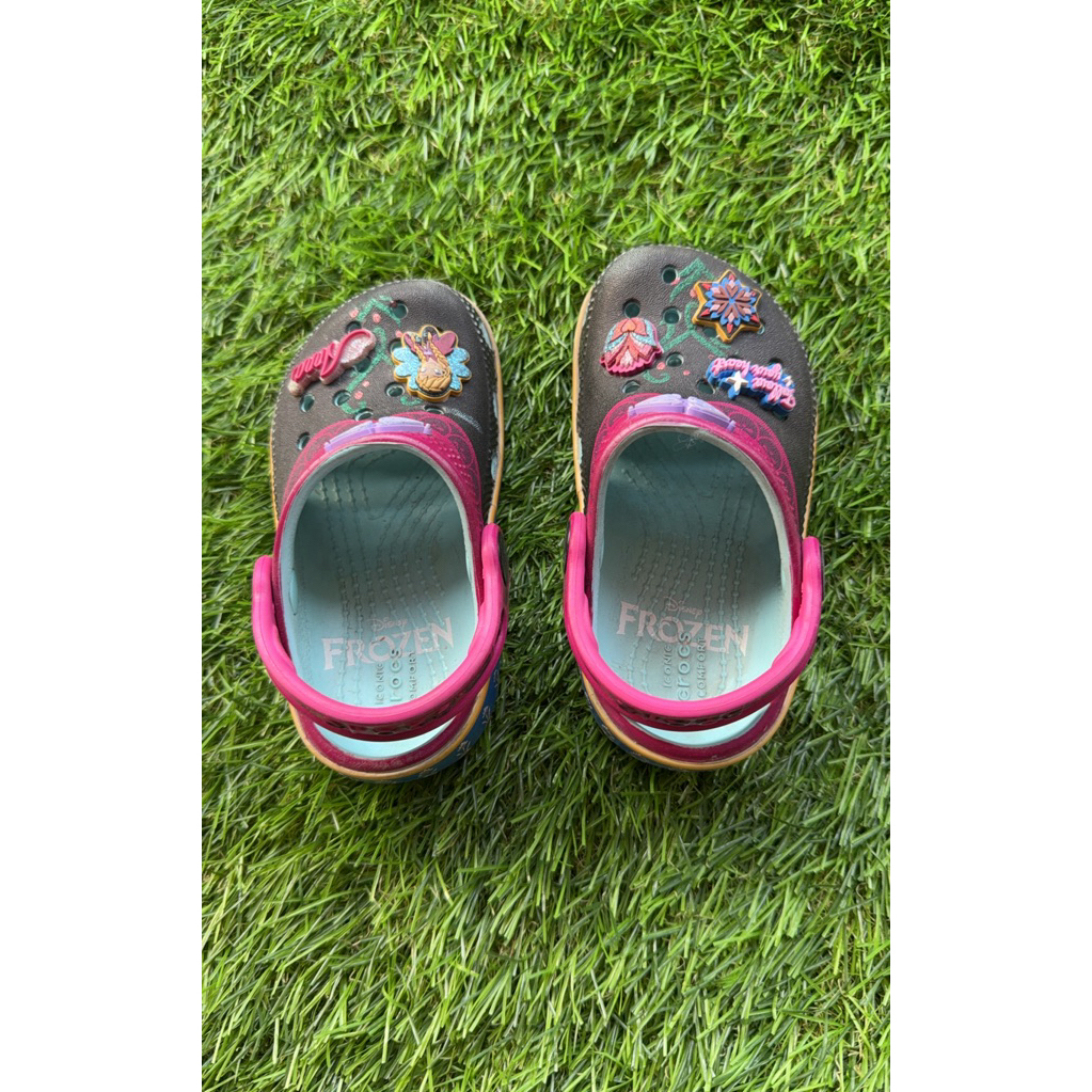 รองเท้า cross เด็กมือสอง