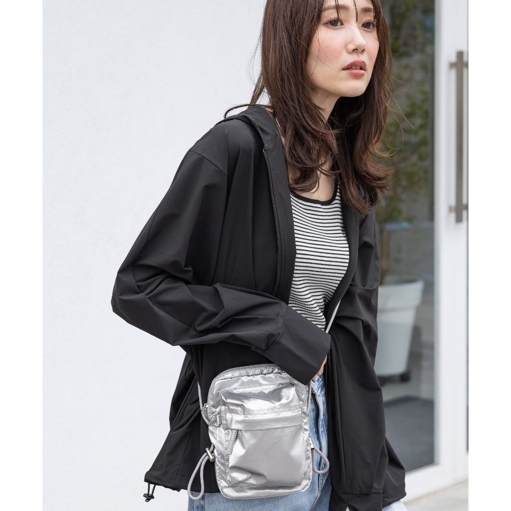 GLOBAL WORK กระเป๋าสะพายข้าง กันน้ำ สายปรับได้ Water-repellent lightweight pochette shoulder bag