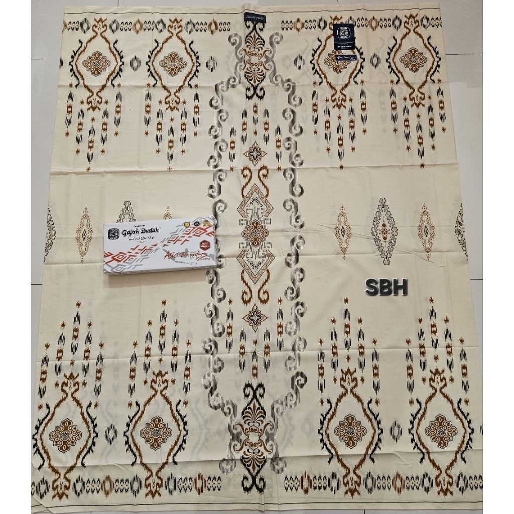 ผ้าโสร่งผู้ชาย ตราช้างนั้ง ขนาด มาตรฐาน ราคาต่อผืนเเบบไม่เลือกลาย sarung gajah duduk special edition