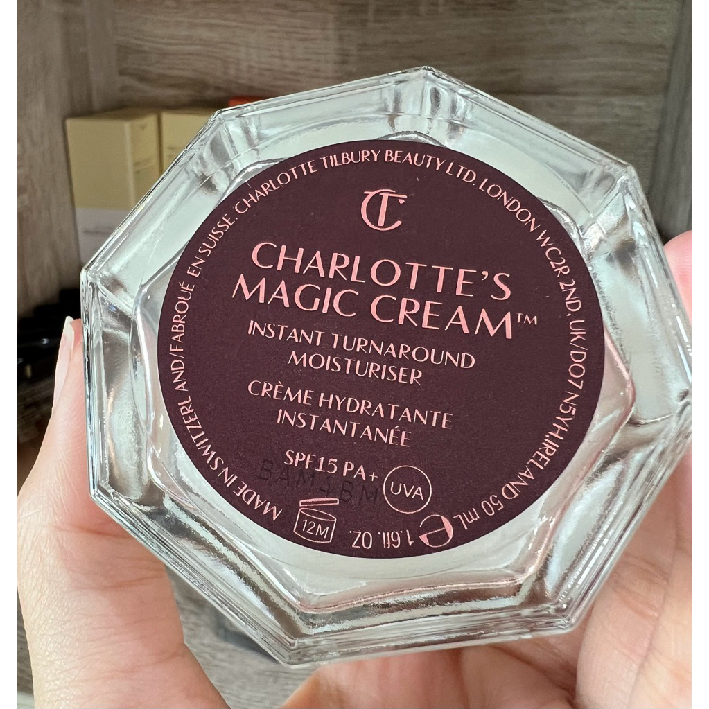 พร้อมส่ง ของแท้ 100% Charlotte Tilbury Charlotte’s Magic Cream 50ml (No box) ราคา ถูกที่สุด ดีลบีเคเค แกลเลอรีภาพที่ 3