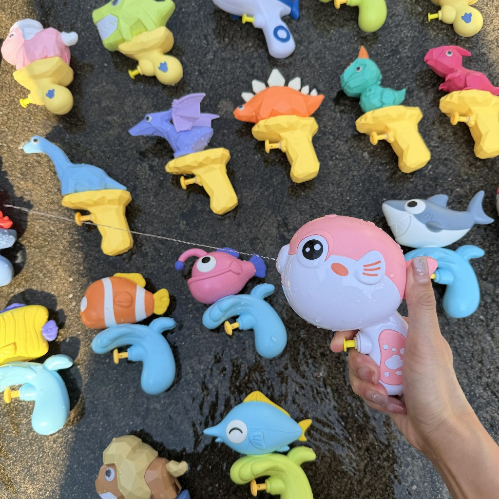 ปืนฉีดน้ำ ฤดูร้อนของเล่นแบบใหม่ 2026 ของเล่นพ่นน้ำสำหรับเด็ก ฉีดน้ำไดโนเสาร์ 💦ปืนฉีดน้ํา ขนาดเล็ก มี21สีให้เลือก