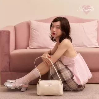 Amour Mini Bag กระเป๋าสะพายข้างและCrossbody หนังPU Premium มาพร้อมดีเทลลูกไม้สุดน่ารัก💌 asissy.club
