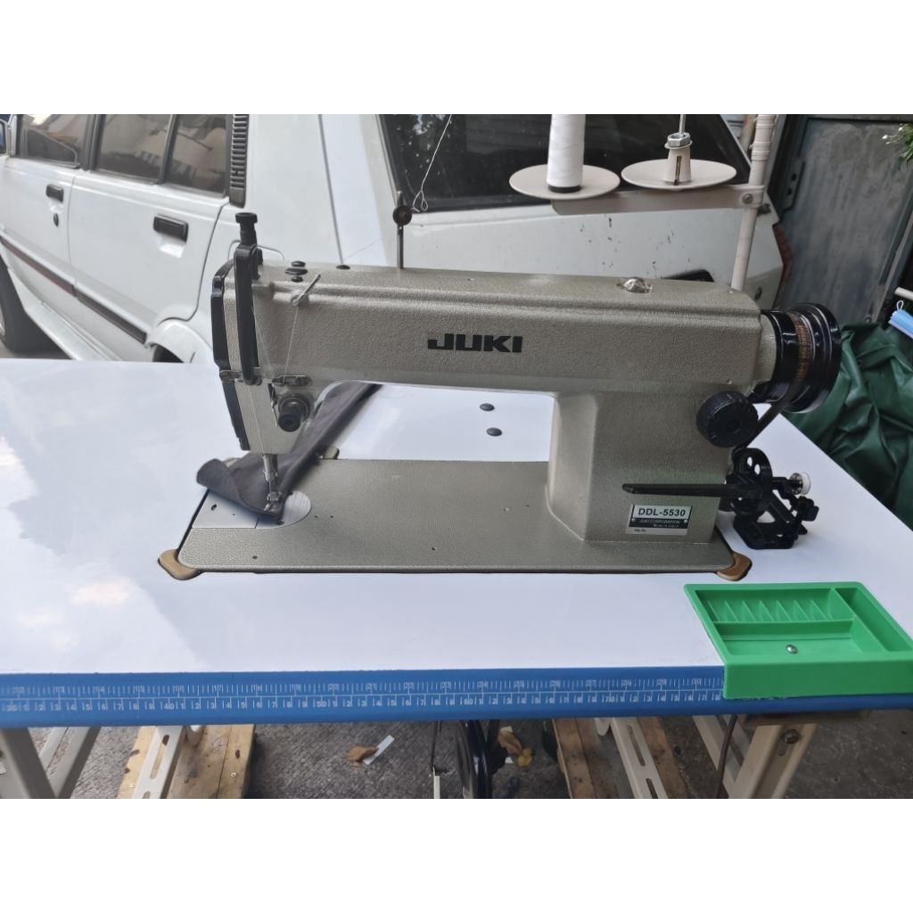จักรเย็บมือสอง สภาพดีรุ่น5530,6550 หน้าโต๊ะใหม่