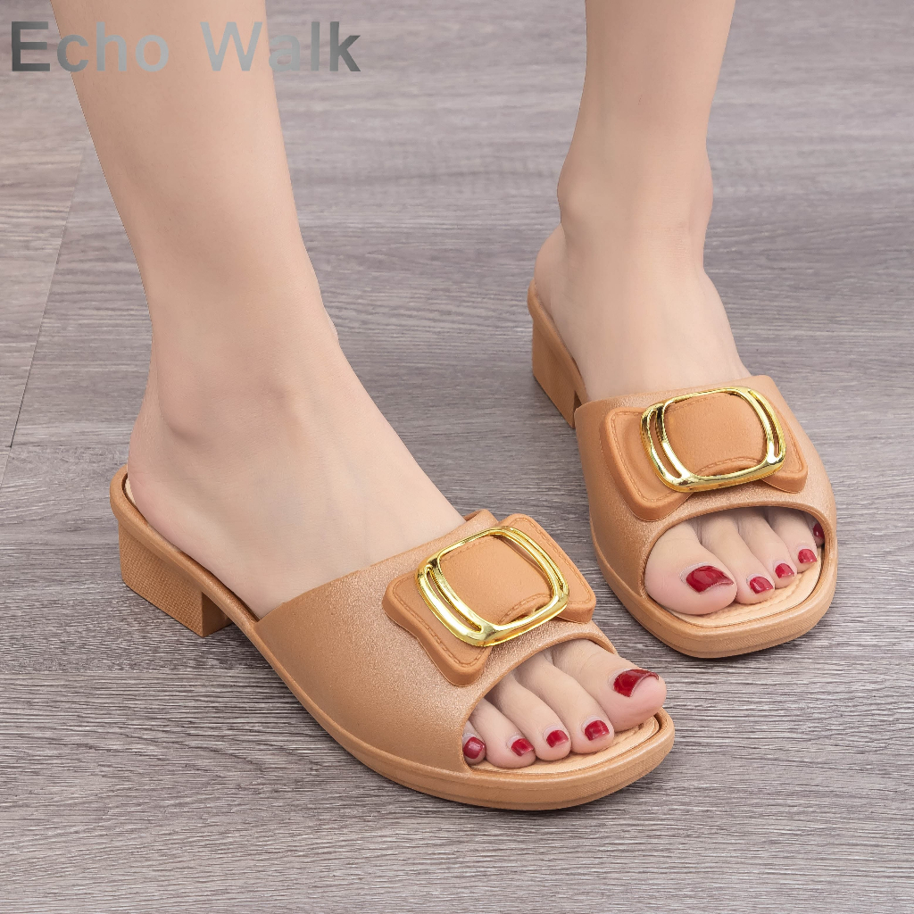 Echo Walk รองเท้าแตะผู้หญิง ส้นเตี้ย หัวเหลี่ยม หรูเรียบ หัวเข็มขัดโลหะ ใส่สบาย ใส่ทำงานได้ 👠✨