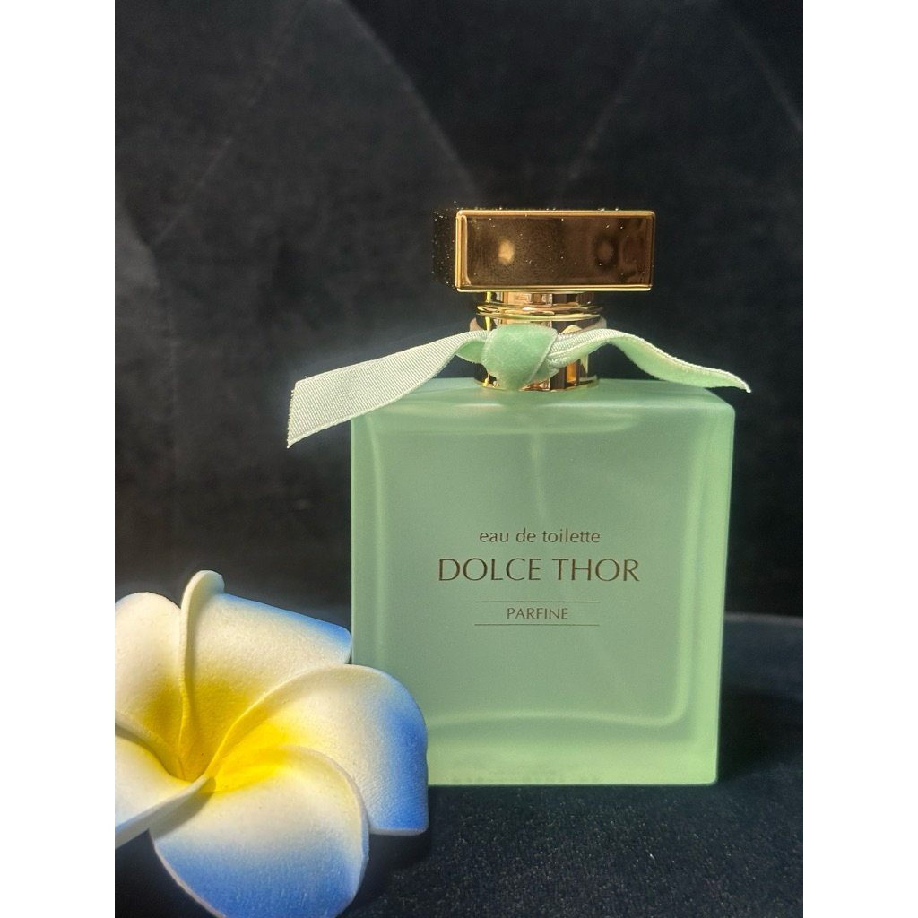 Dolce Thor Parfine มีกลิ่นหอมแบบ หรูหรา กลิ่นดอกไม้ และคลาสสิกเหนือกาลเวลา