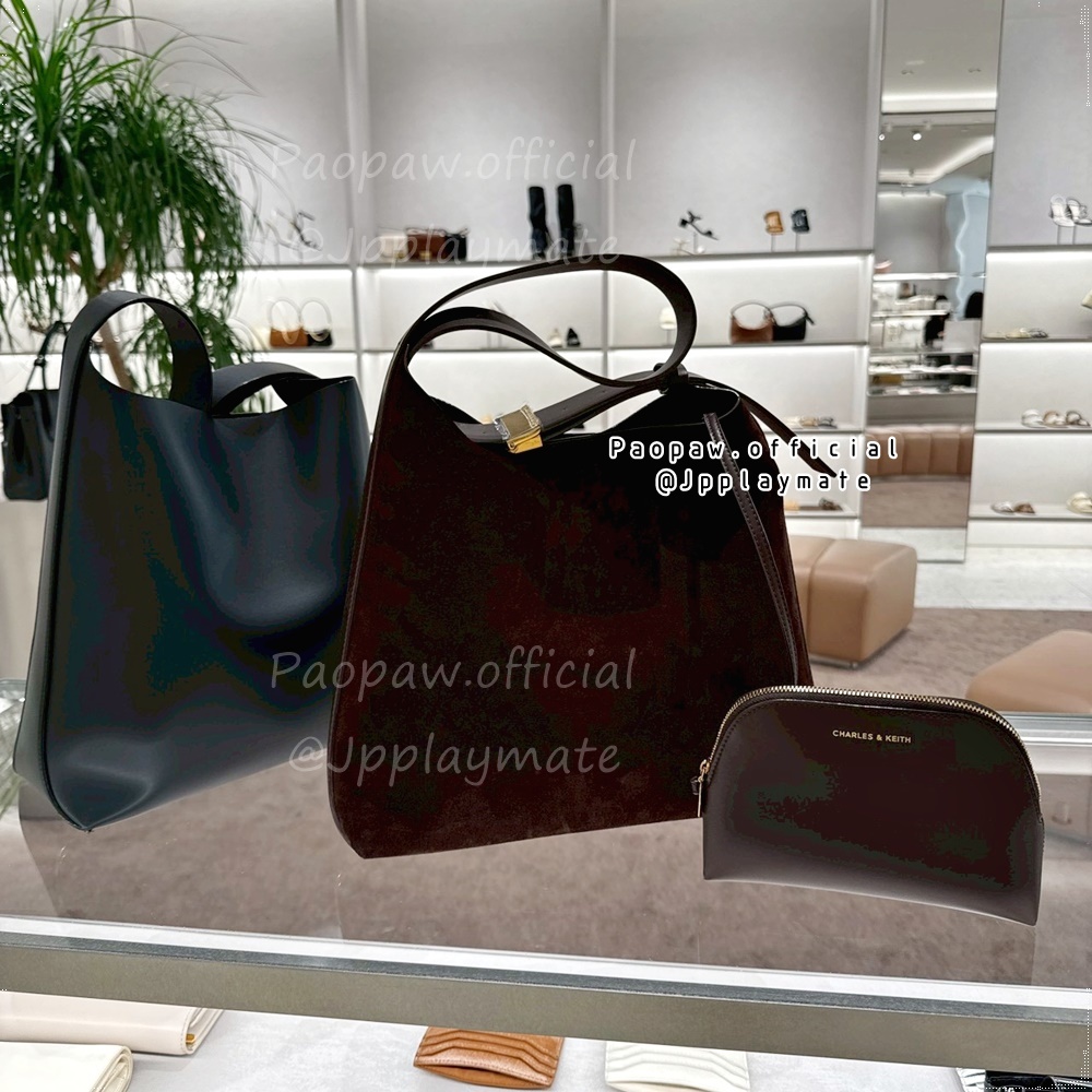 Charles&keith กระเป๋าสะพายข้าง รุ่น Edna Large Hobo Bag