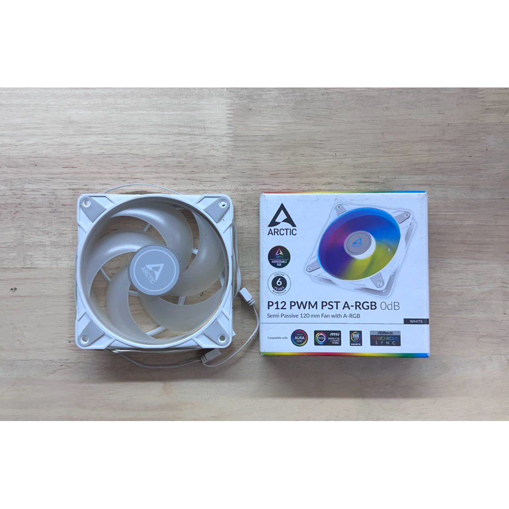 พัดลมติดเคส ARCTIC P12 PWM PST A-RGB WHITE 0DB FANS สภาพดี