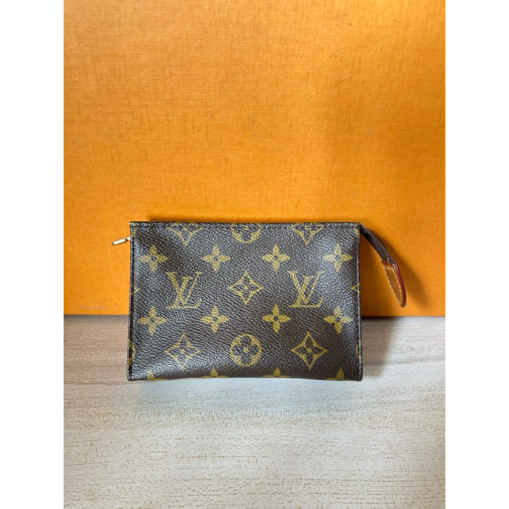 lv monogram toiletry pouch 15