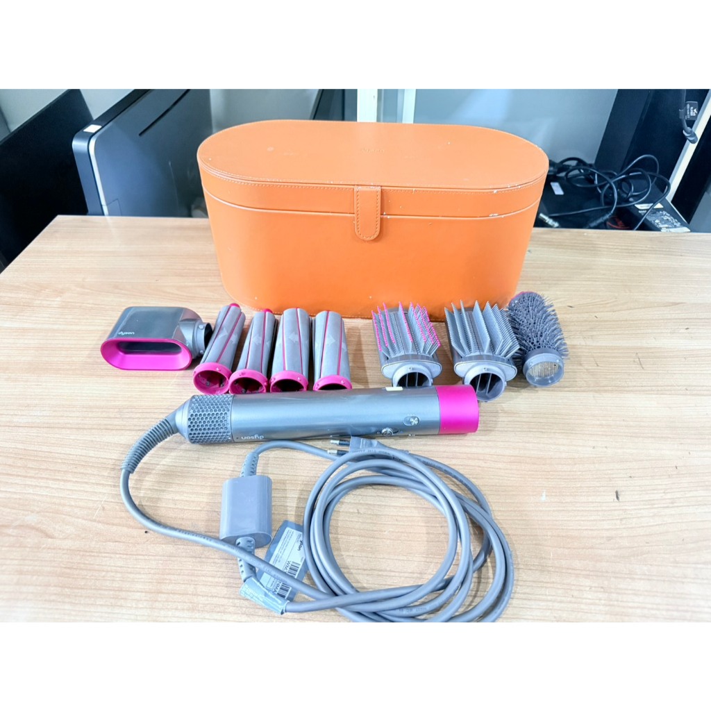 เครื่องเป่าและจัดแต่งทรงผม Dyson Airwrap™ Styler HS01 ประกันกับร้านค้า 3 เดือน สินค้ามือสอง