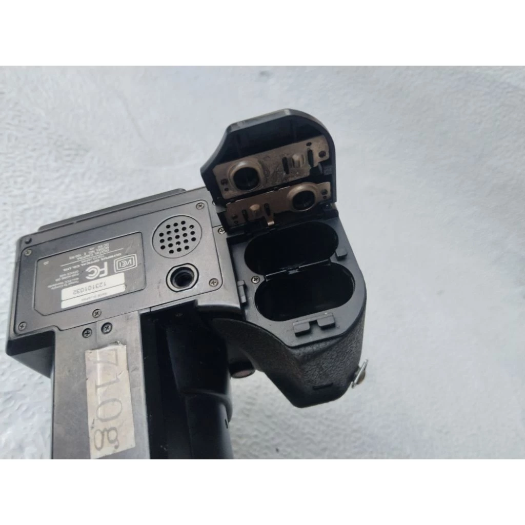 กล้องดิจิตอล Olympus Camedia E-100 RS thumbnail 4