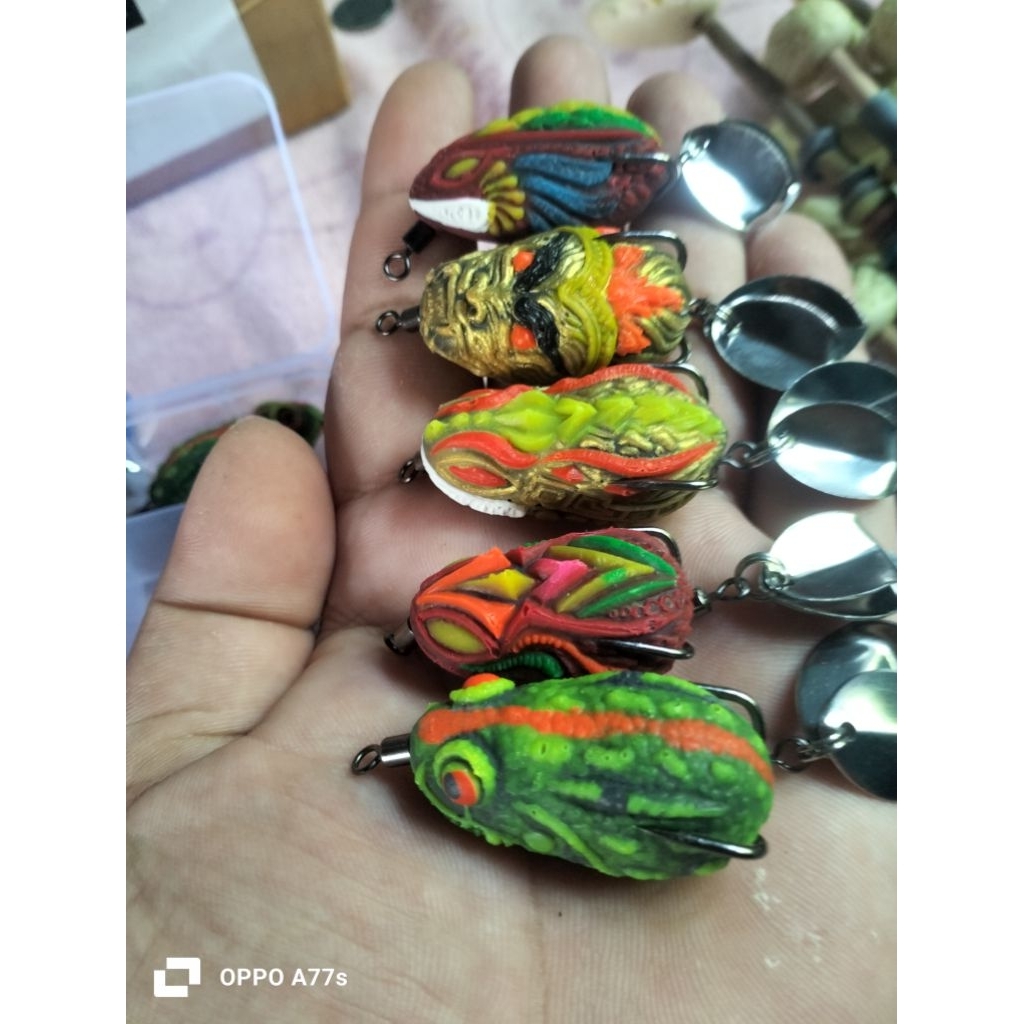 ถุงรวมเหยื่อ 5 ตัวสุดคุ้มแถมกิ๊บให้ 3 ตัวค่าแบบคละลายคละสีไปให้ ราคา ถูกที่สุด ดีลบีเคเค