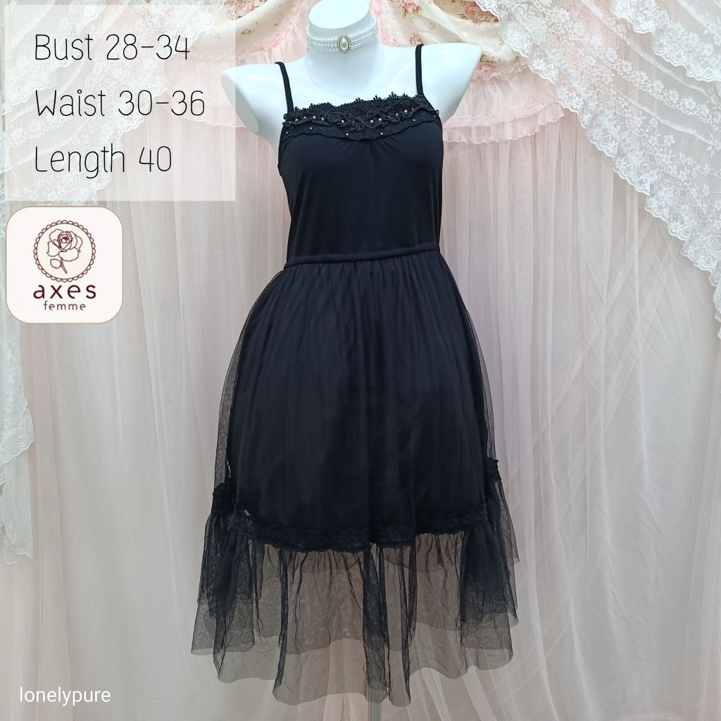 Axes Femme เดรสใส่เป็นซับในได้ มือสอง