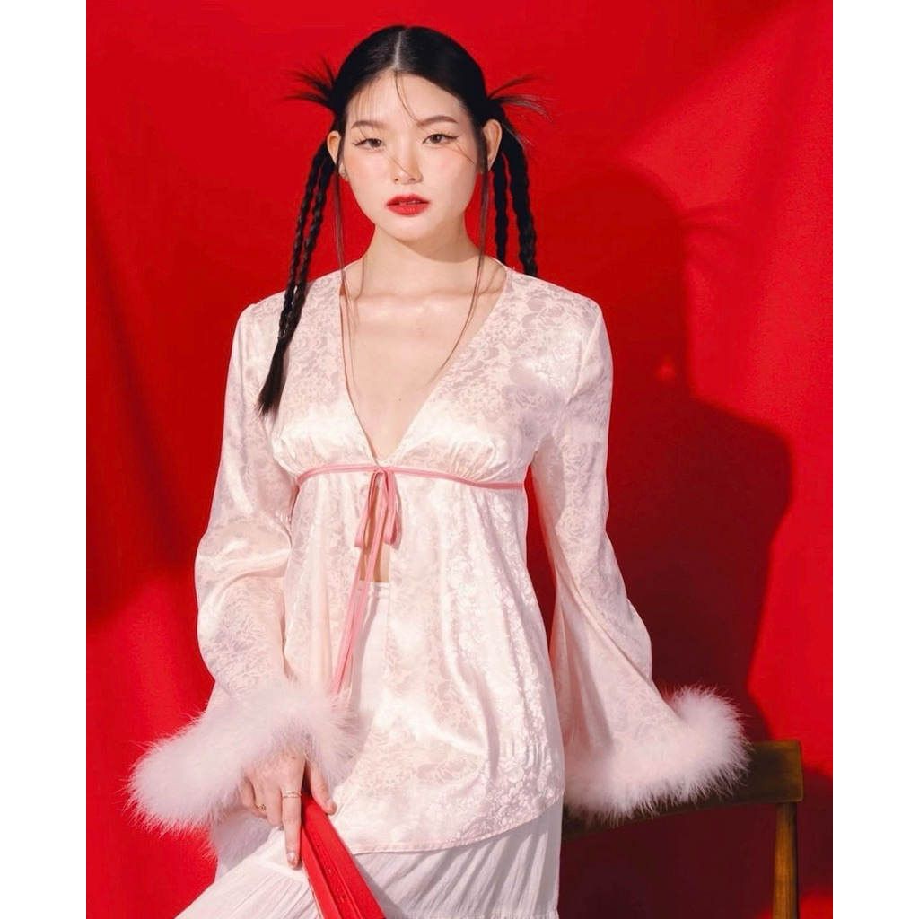 ส่งต่อเสื้อ Mitr size S มือสอง ช้อป 1,790 งดต่อราคานะคะ งานจริงกับสัดส่วนอยู่รูปท้ายๆค่ะ