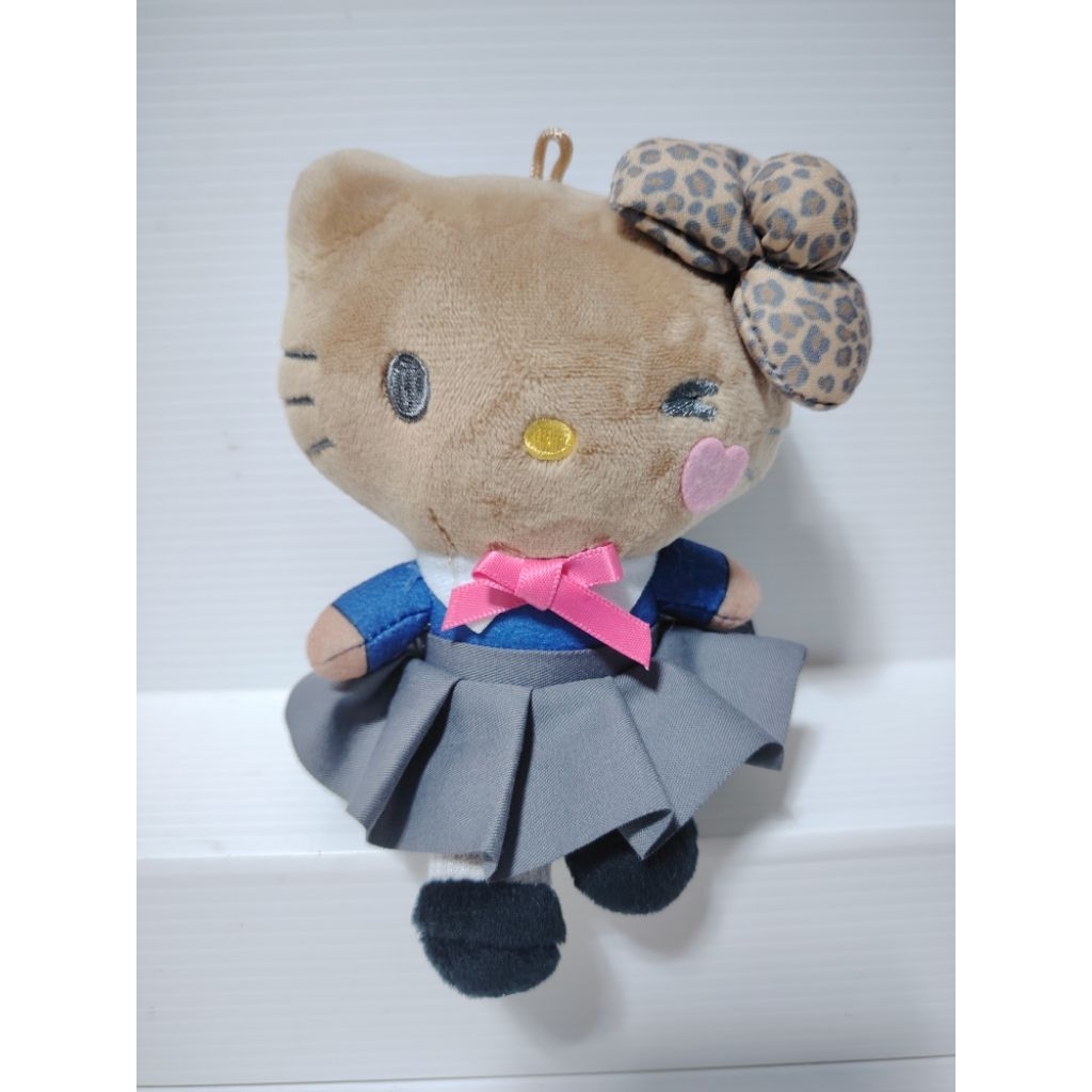 ตุ๊กตา Sanrio Hello Kitty รุ่น Gyaru Mascot Keychain