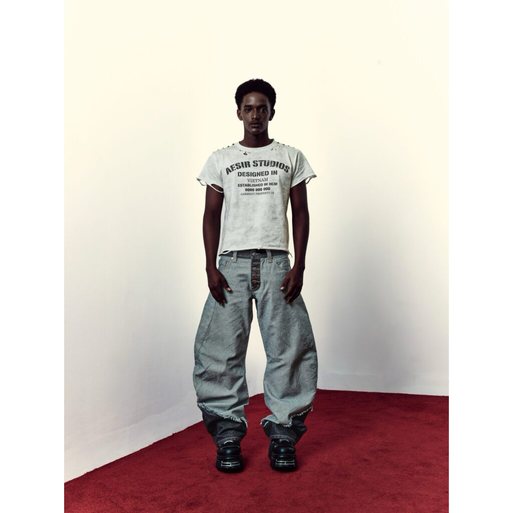 ⚡️Brand : Aesir studio DISTRESSED BABY TEE & RAW CURVE JEANS⚡️ (สินค้าพรีออเดอร์) ราคา ถูกที่สุด ดีลบีเคเค